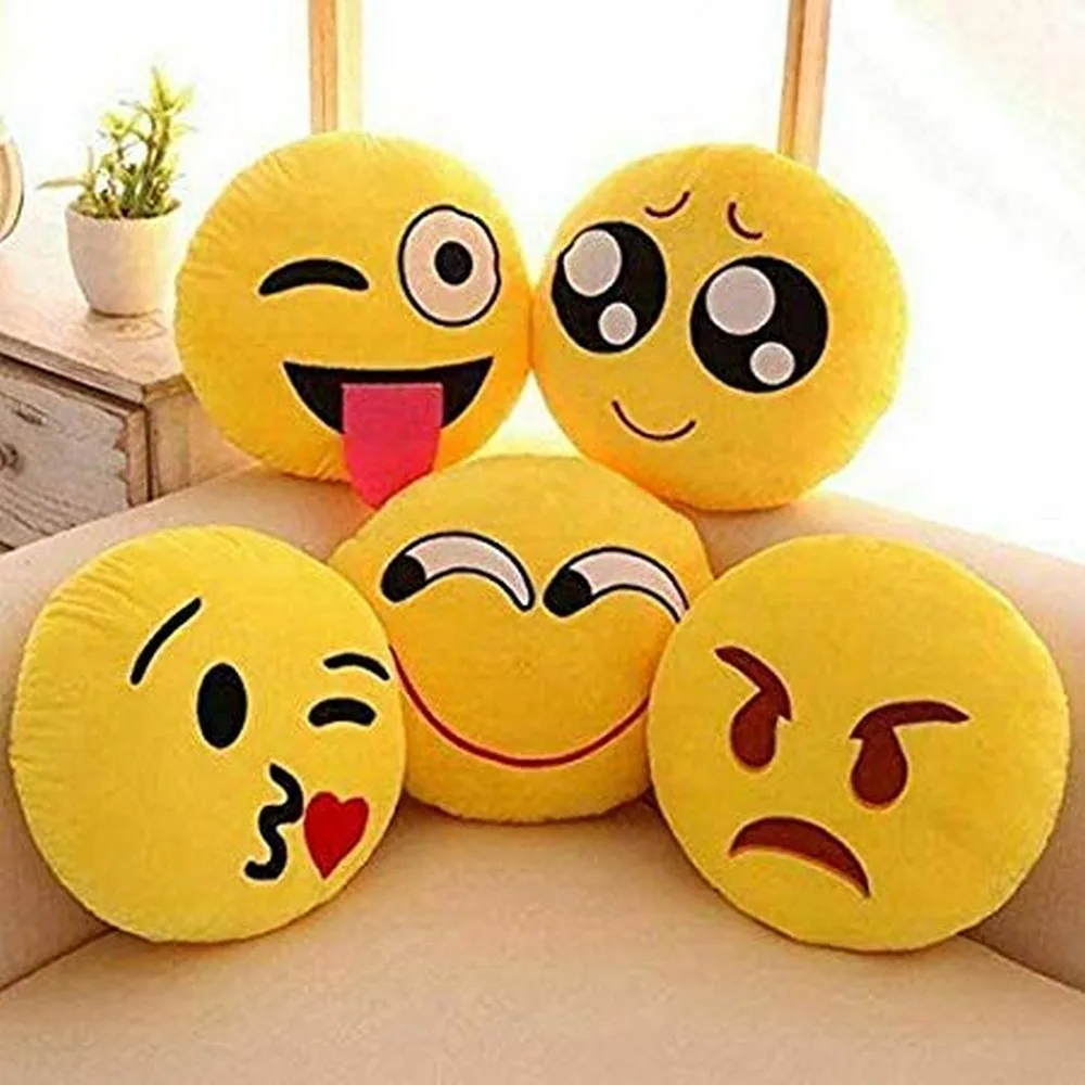 emoji pillow | yellow | face, heart eyes, kissing