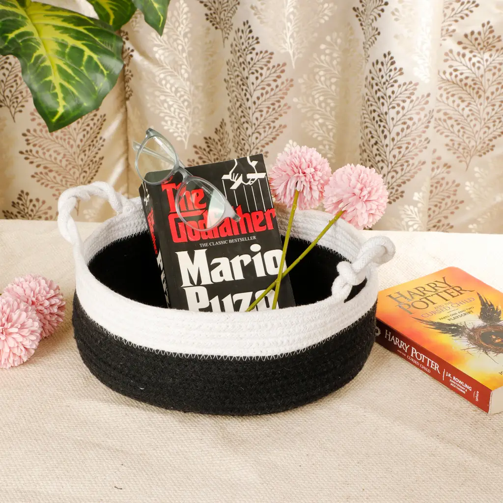 Cotton dual color shelf basket with handle, 11x4, white, black