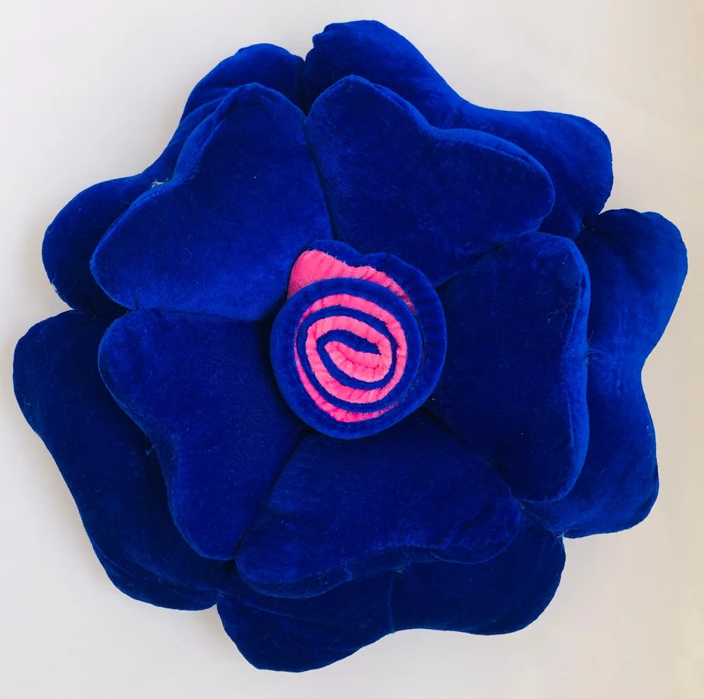 Rose petal shaped cushion, set of 1, blue