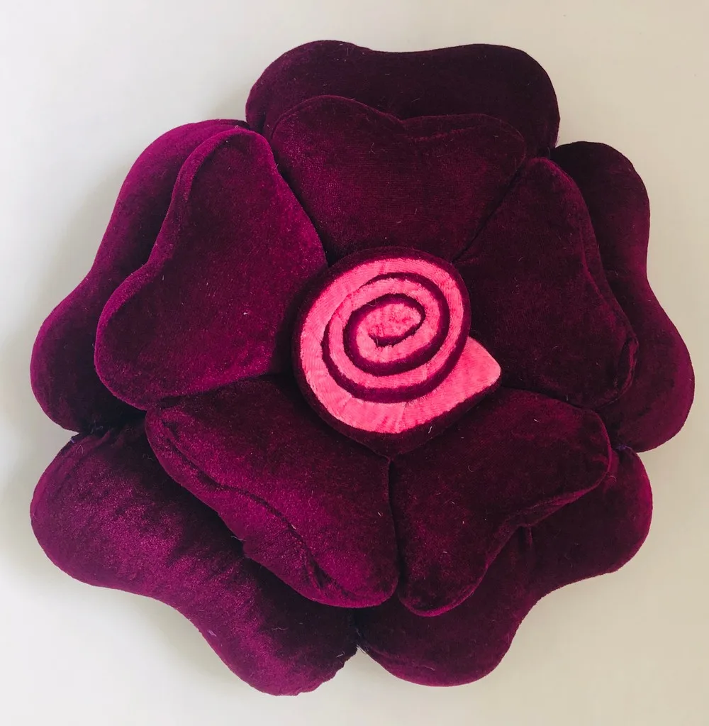 Rose petal shaped cushion, set of 1, maroon