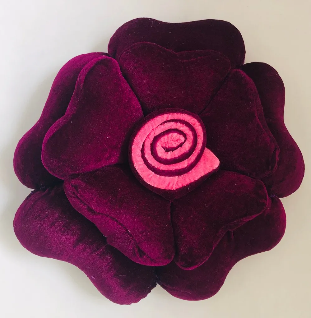 Rose petal shaped cushion, set of 2, maroon