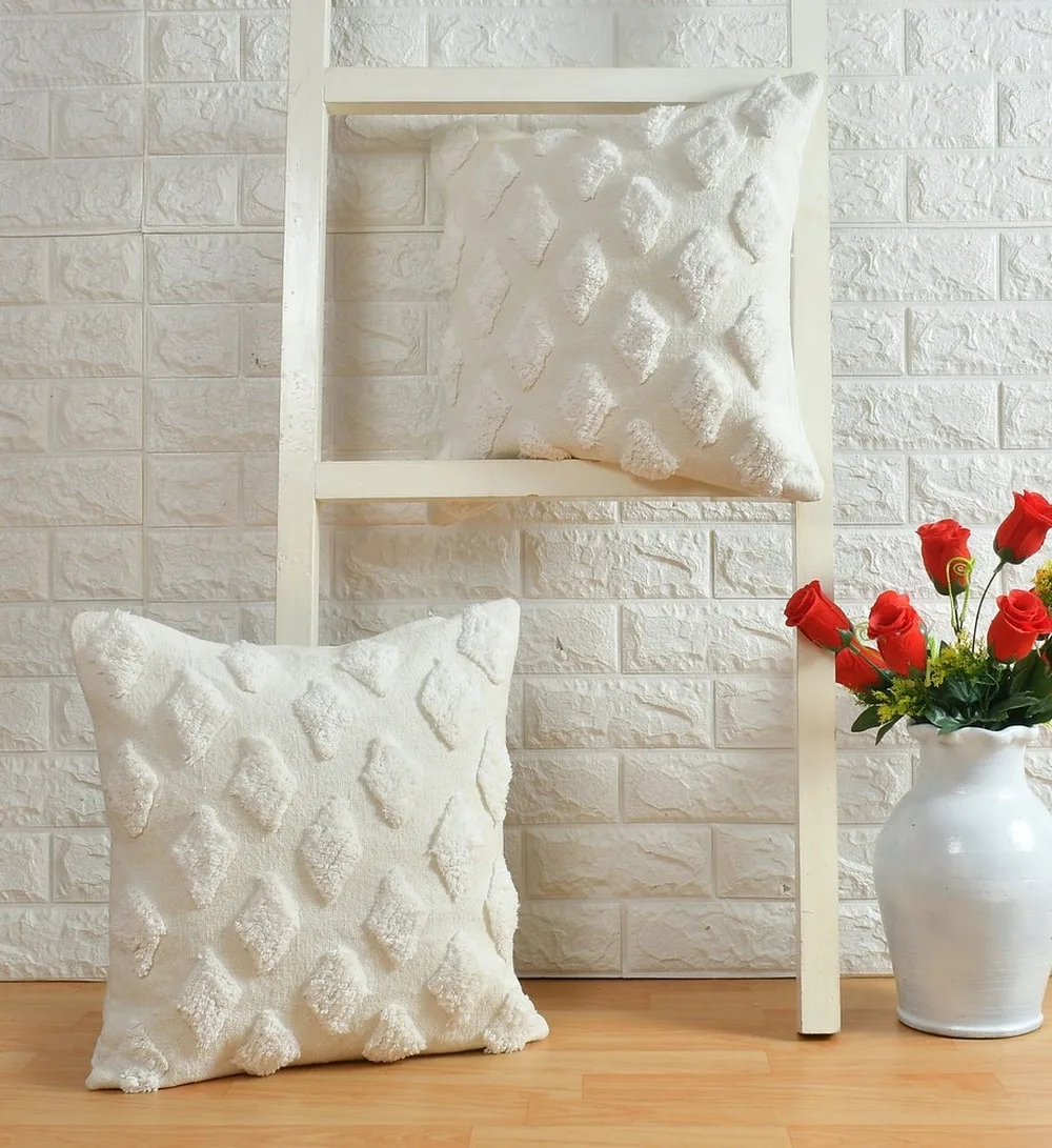 Small diamonds barfi tufted cushion cover, white, 24x24