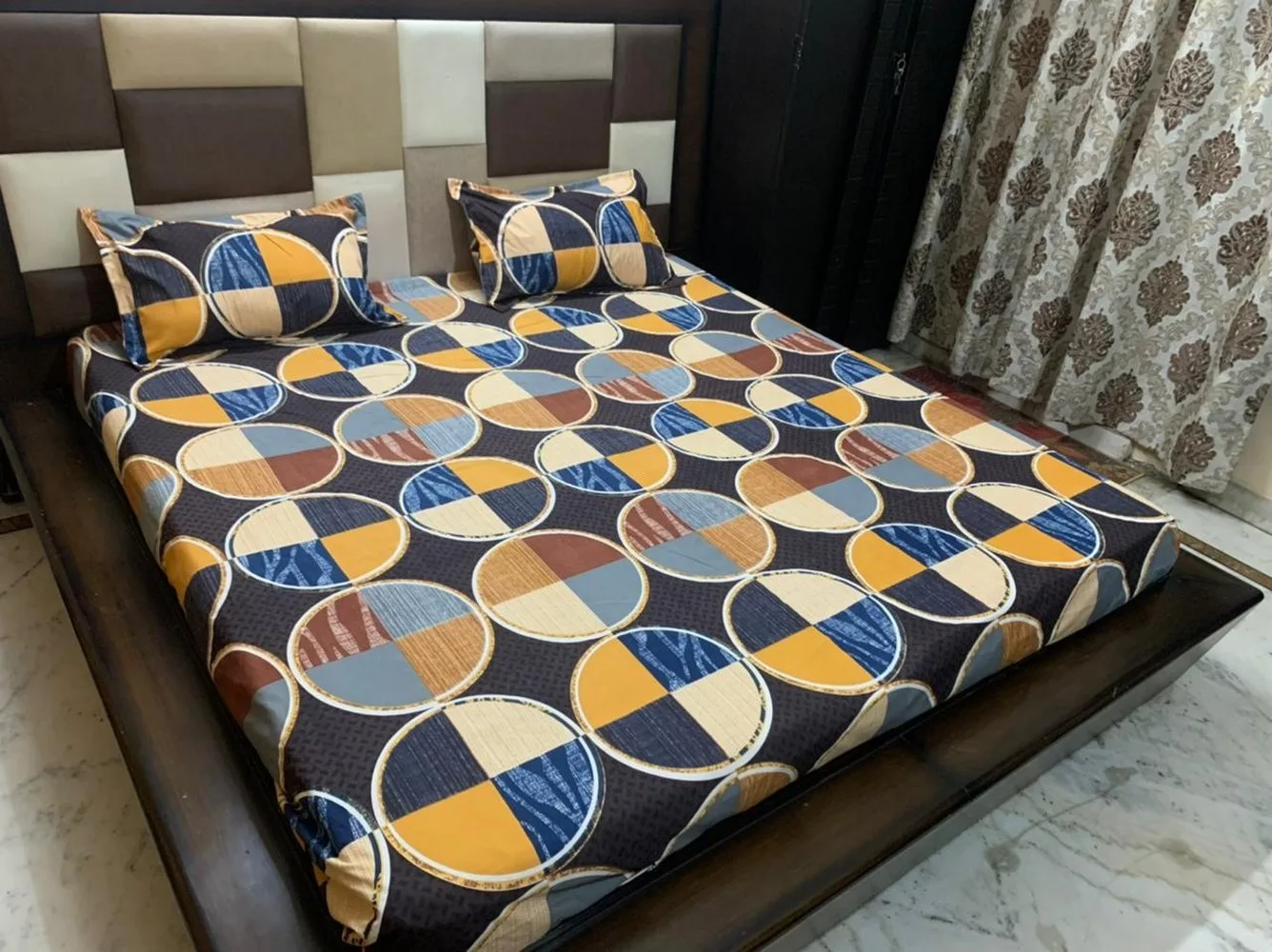 Bedsheet printed, Fitted, Elastic Corner, 90x100, Glace Cotton, 2 Pillow Covers, blue circle design
