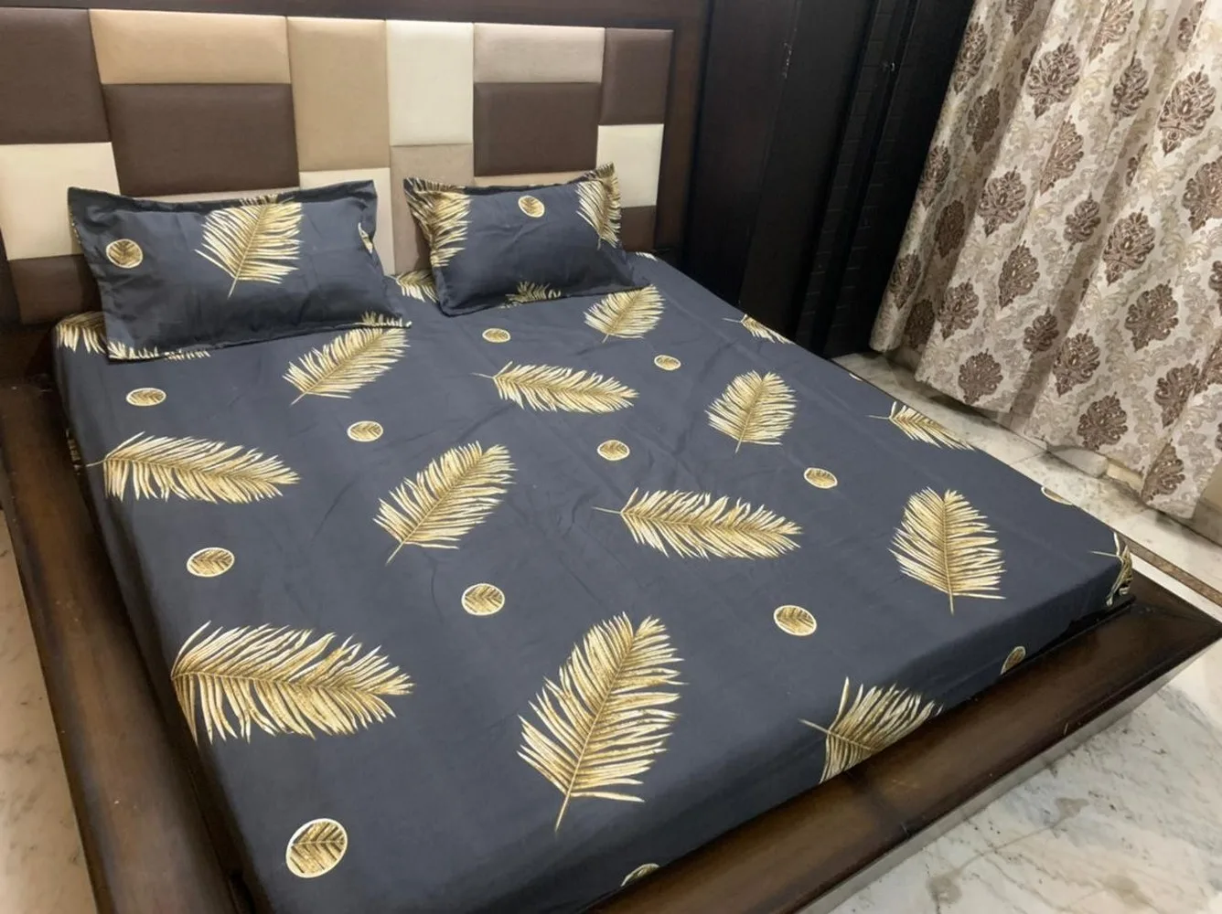 Bedsheet printed, Fitted, Elastic Corner, 90x100, Glace Cotton, 2 Pillow Covers, grey golden leaf design