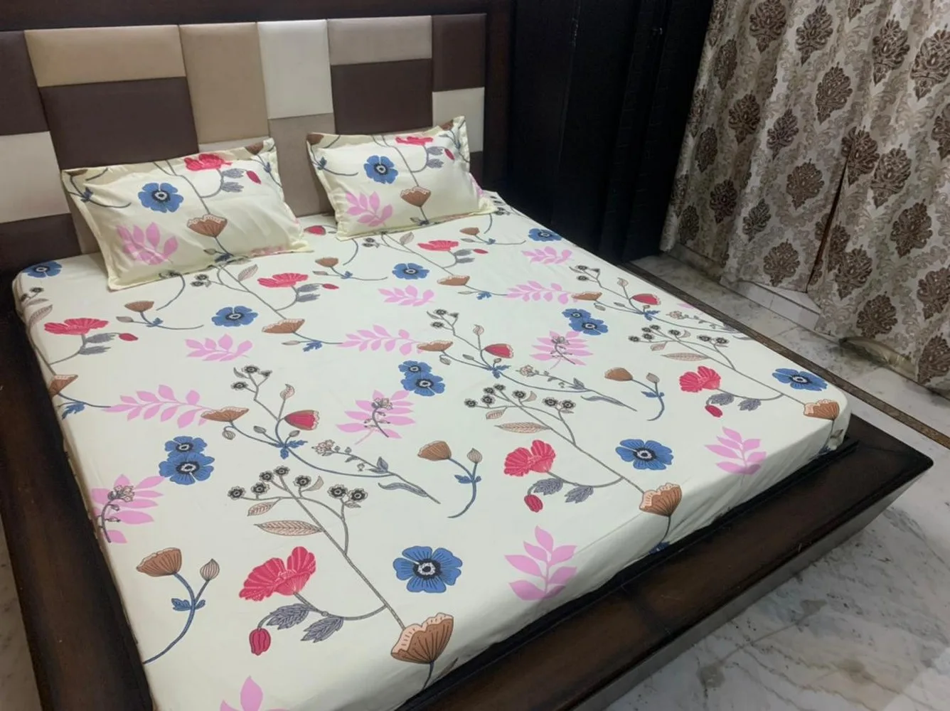 Bedsheet printed, Fitted, Elastic Corner, 90x100, Glace Cotton, 2 Pillow Covers, white floral design