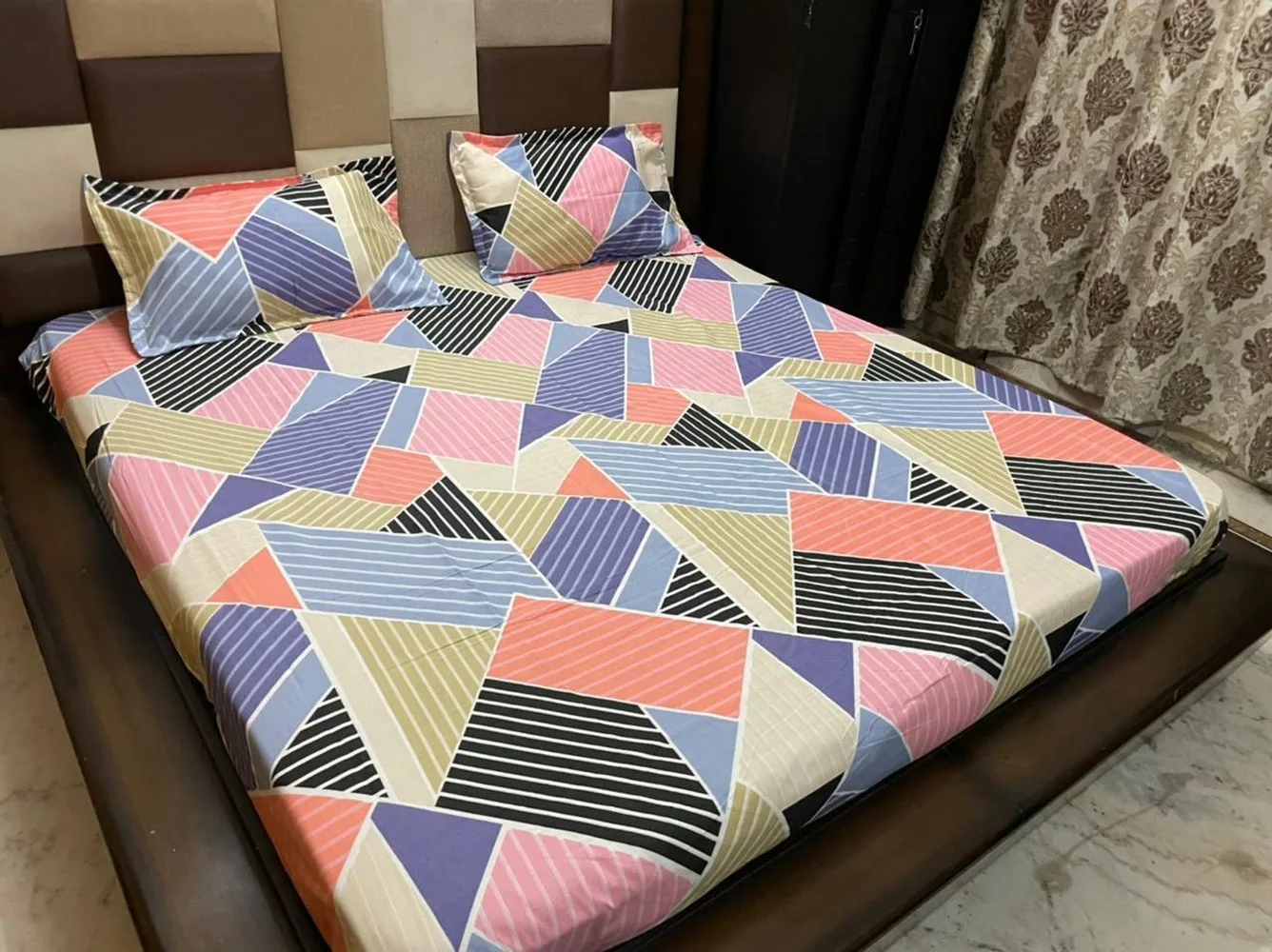 Bedsheet printed, Fitted, Elastic Corner, 90x100, Glace Cotton, 2 Pillow Covers, Pink, Blue, Black, Shapes, Lines