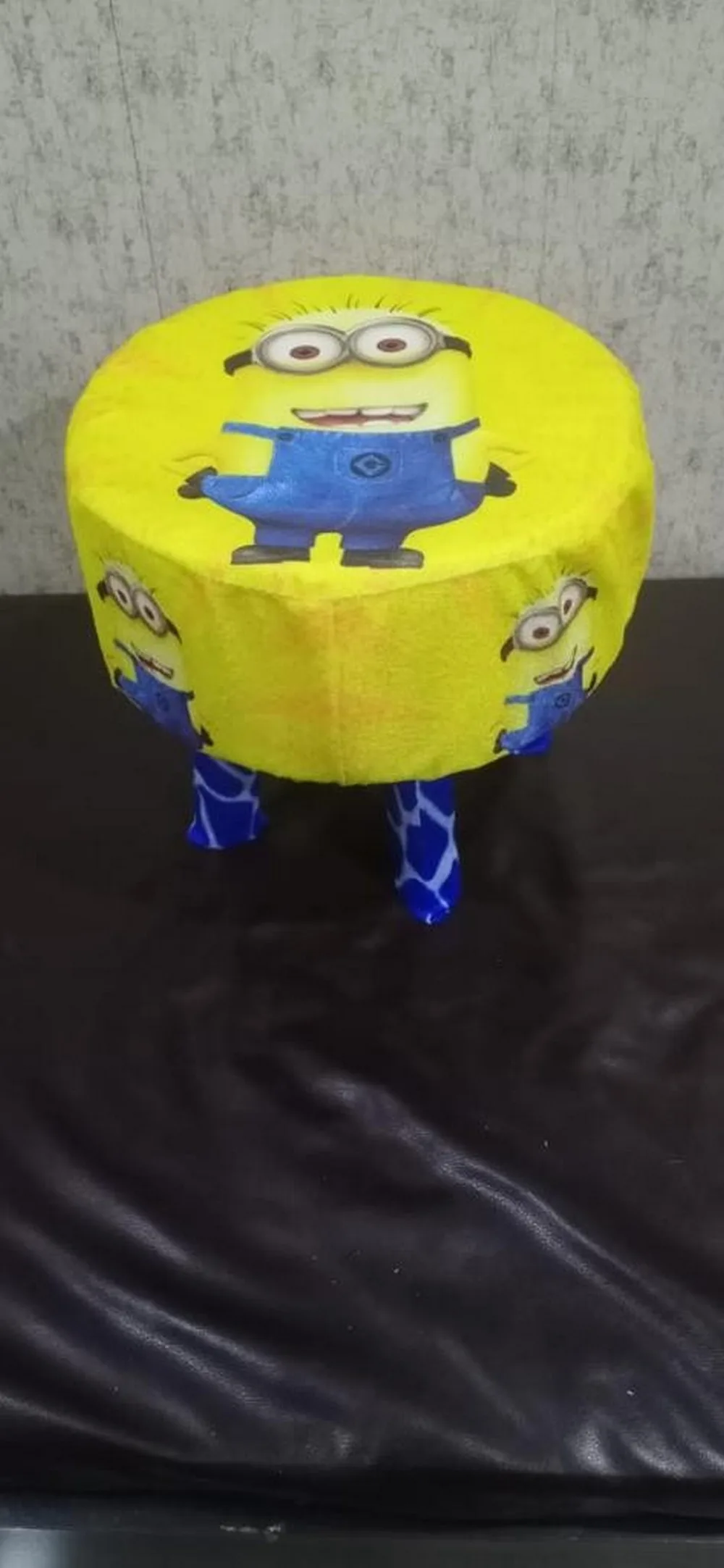 Cartoon printed stool kids, 12 inch with box, minnion