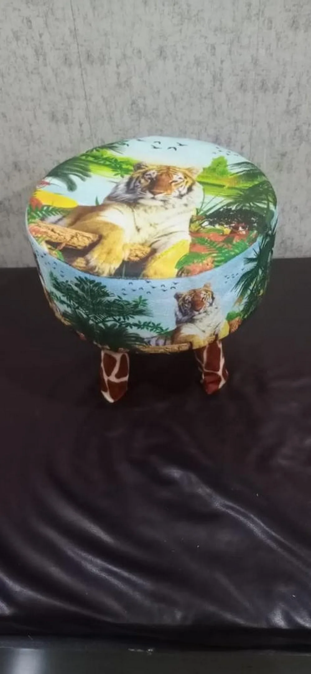 Cartoon printed stool kids, 12 inch with box, Tiger