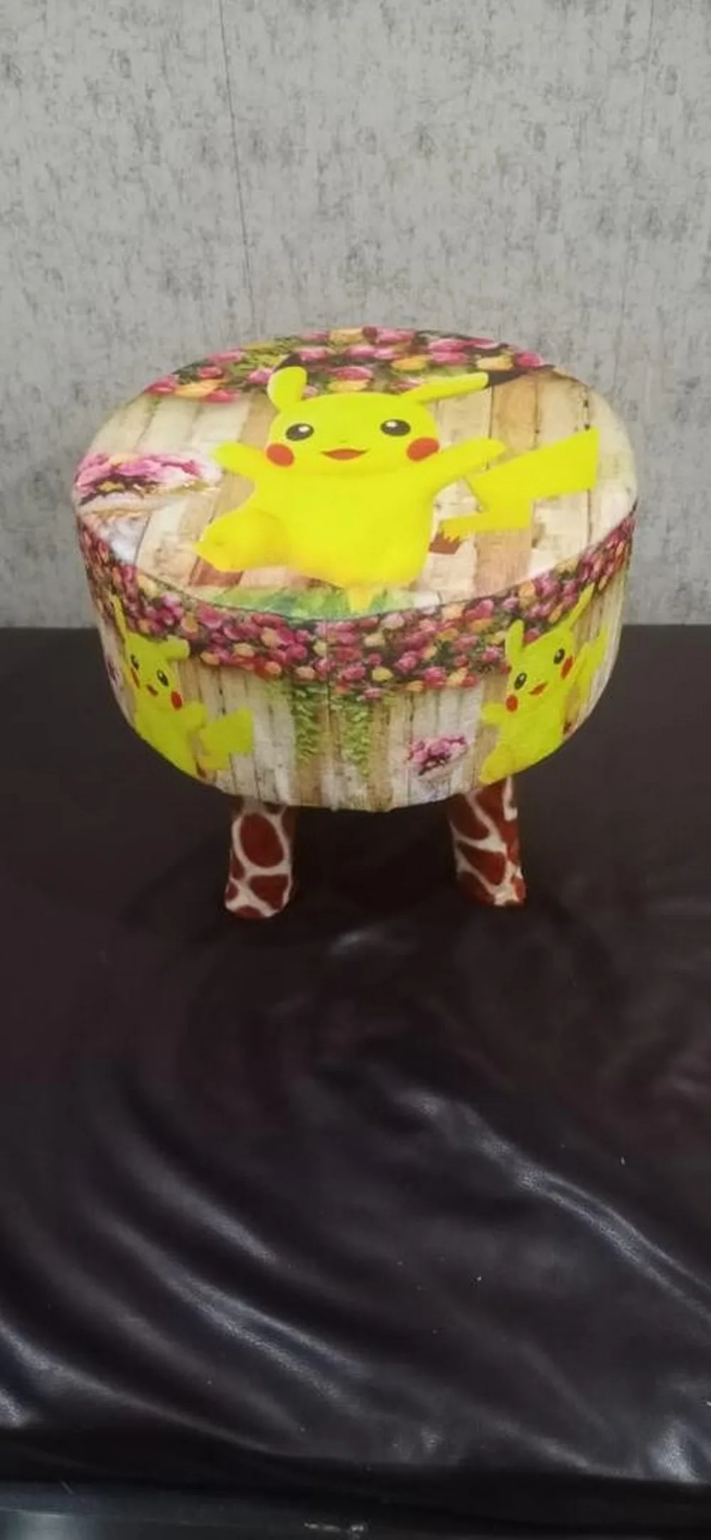 Cartoon printed stool kids, 12 inch with box, yellow teddy