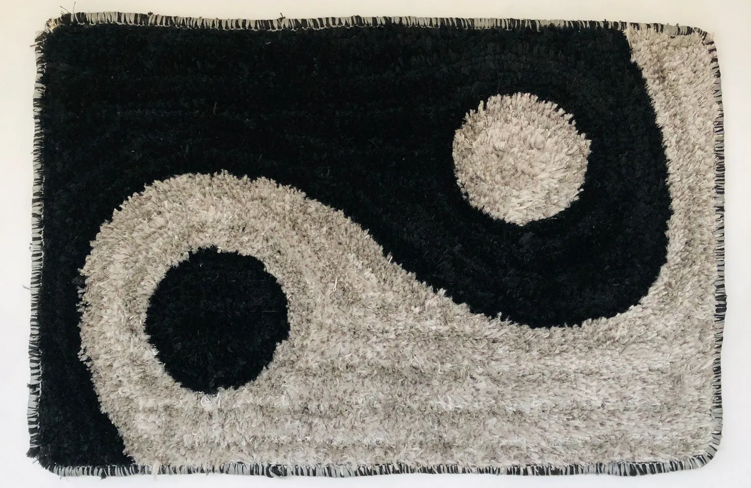 Rectangle shape Polyester Micropoly Shaggy Rug, yin yang, black grey, 16x24 inches